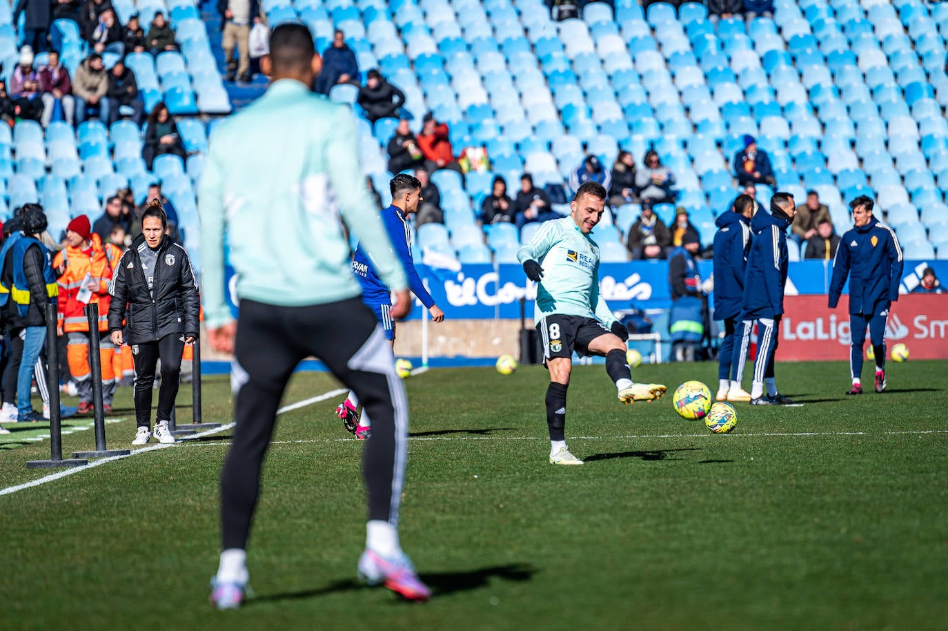 Fotos: El Burgos CF araña un punto en La Romareda