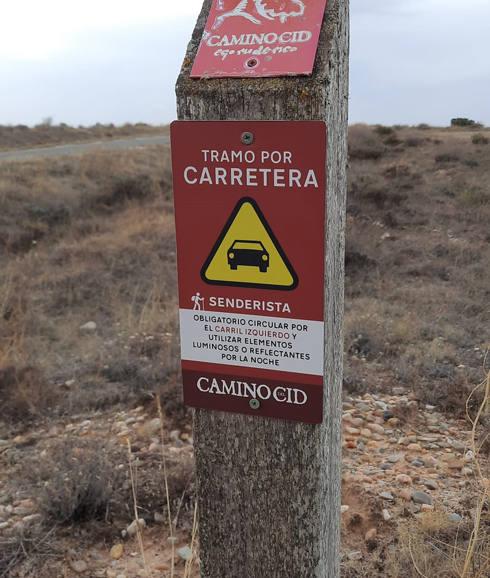 Baliza Camino del Cid Tramo por Carretera. 