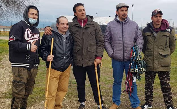 El grupo de ganaderos riojanos que no ha podido descargar sus animales en la Feria del Ángel. 