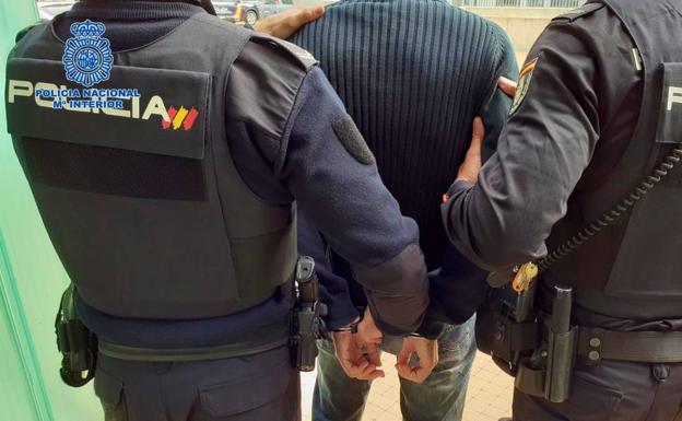 Detenido en Burgos tras entrar por la fuerza a la casa de su expareja y amenazarla de muerte