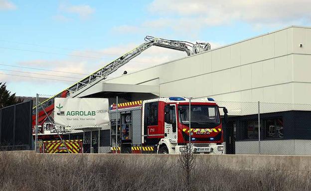 Nuevo susto en Villalonquéjar por un incendio en Agrolab