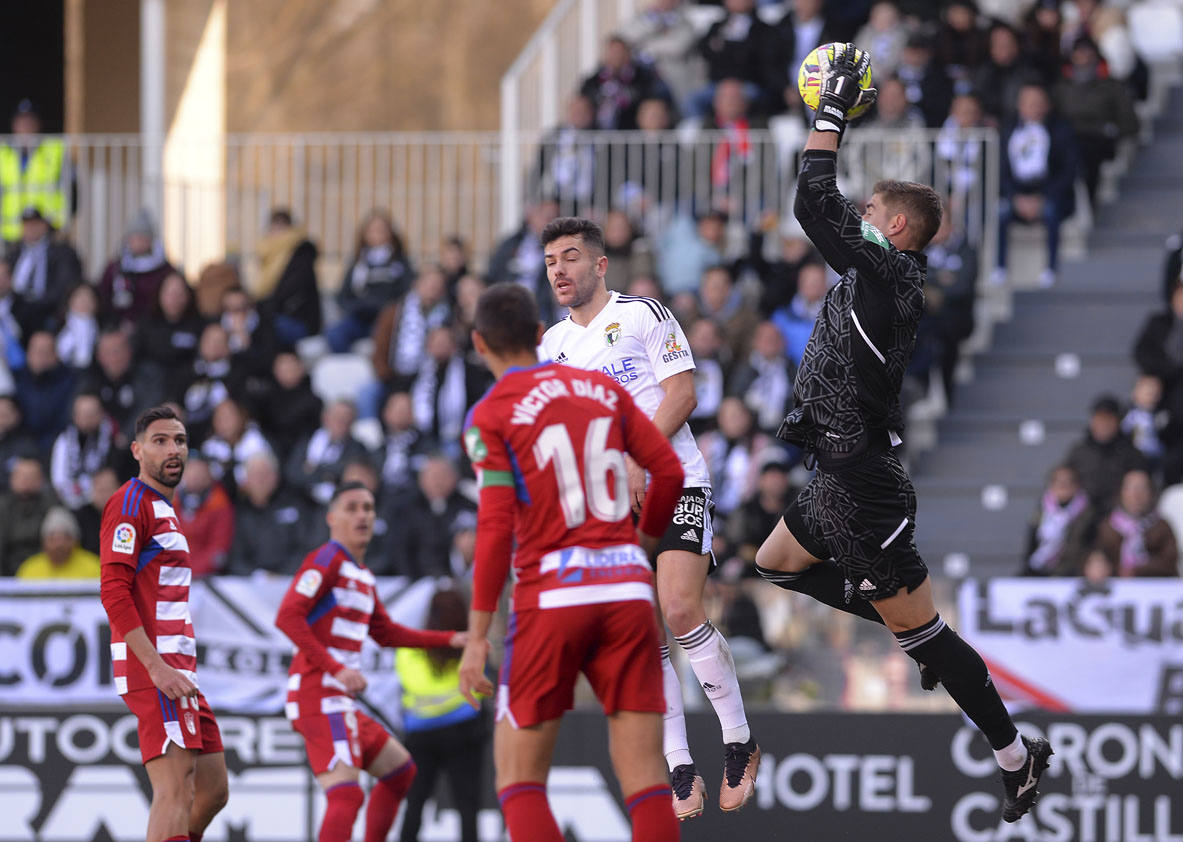 Imágenes de la derrota del Burgos CF ante el Granada CF este sábado en El Plantío