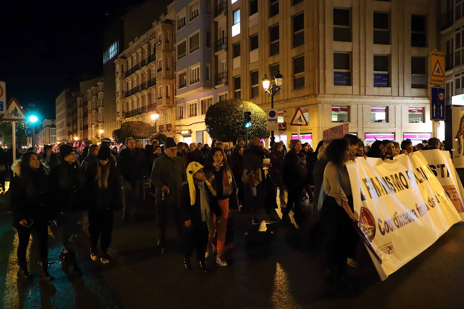 Fotos: El feminismo se echa a las calles de Burgos