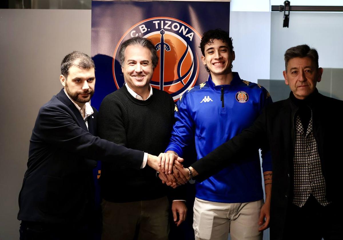 Caio Pacheco, en el momento de la presentación.