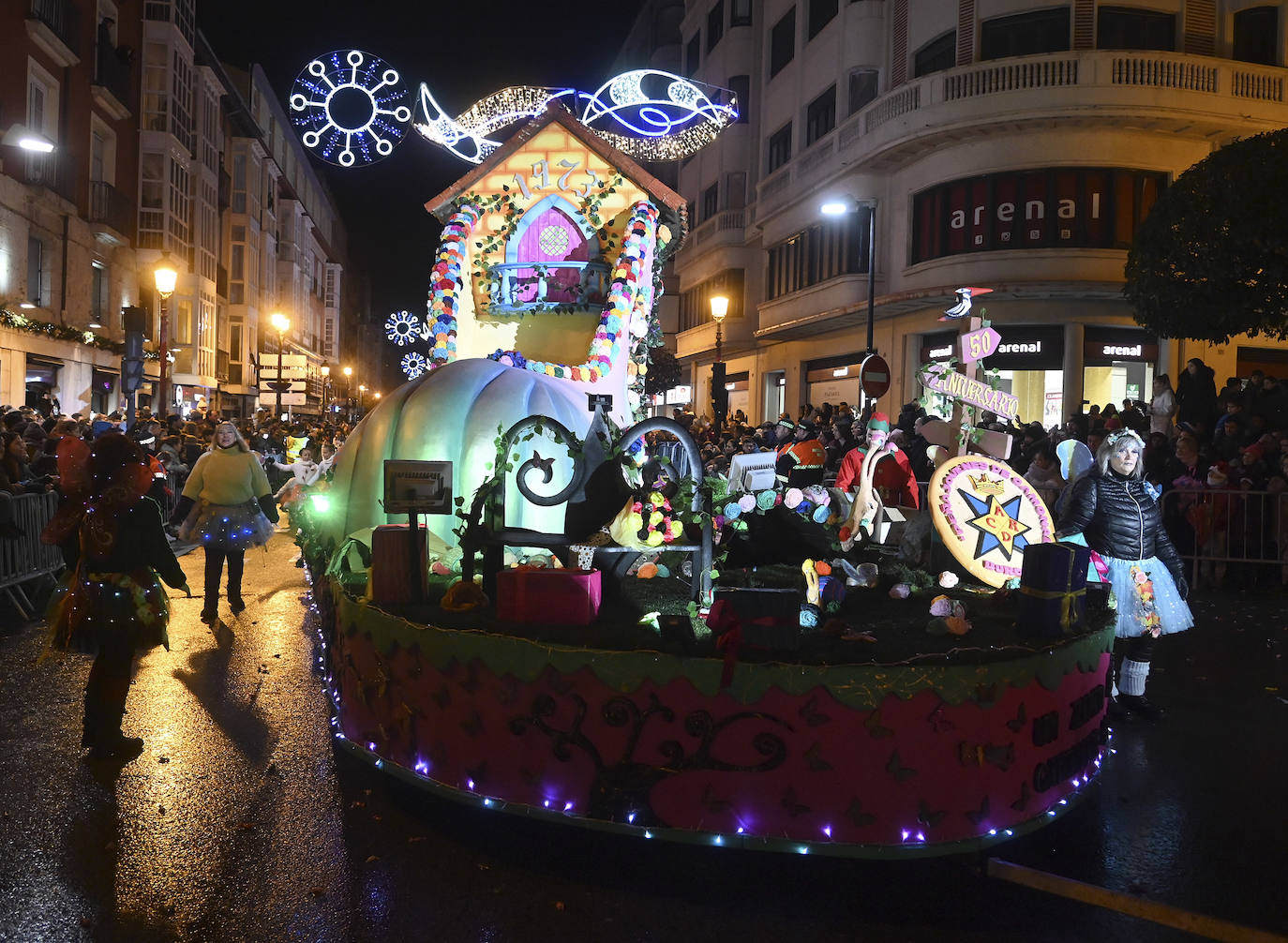 Los Reyes reparten ilusión por las calles de Burgos