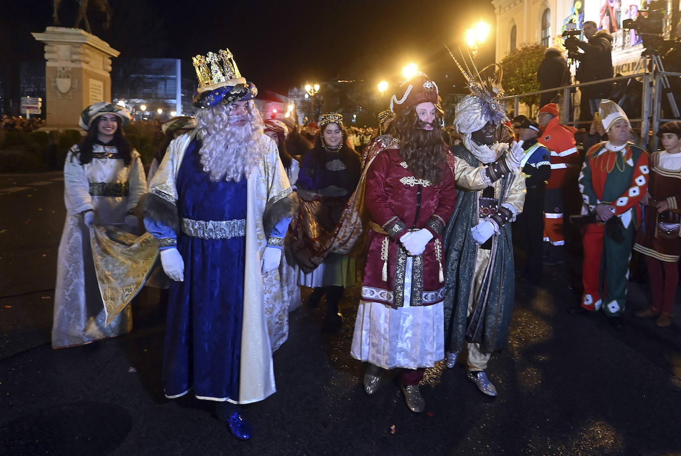 Los Reyes reparten ilusión por las calles de Burgos