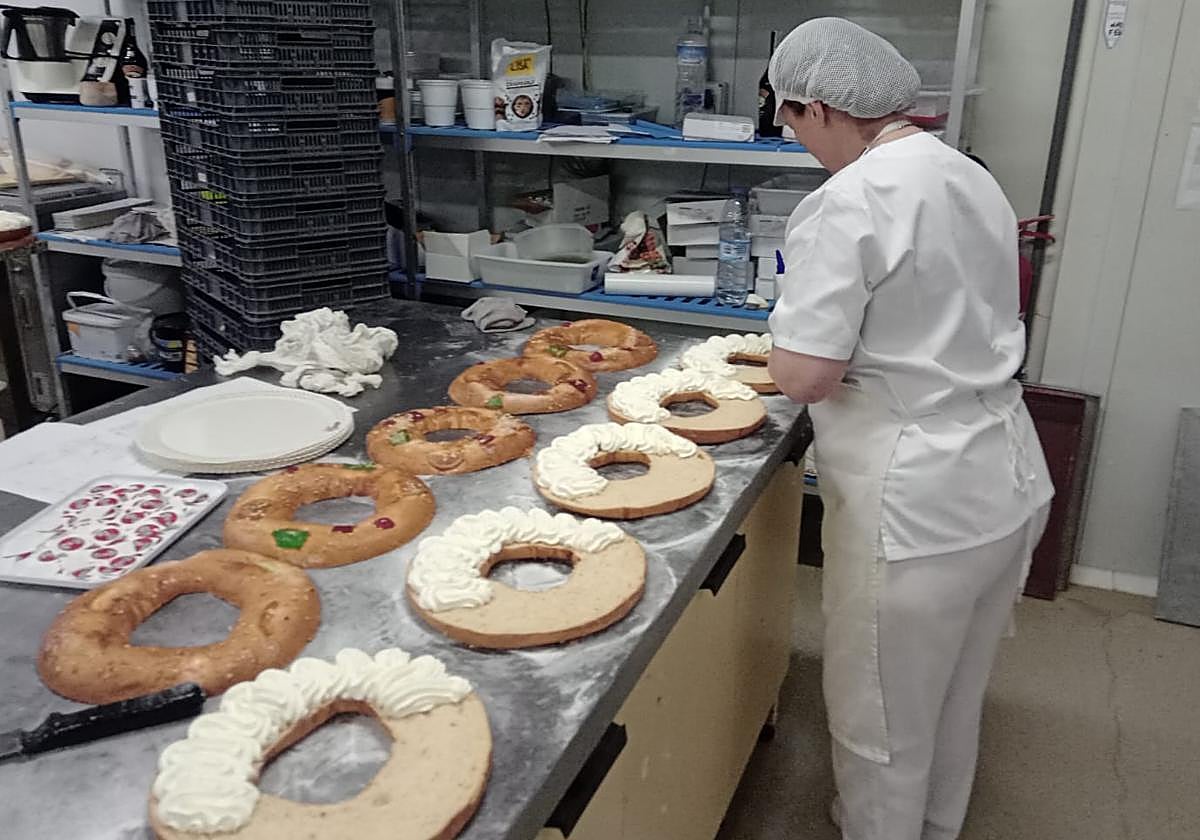 Alguno de los roscones trae un vale para canjear por una entrada.