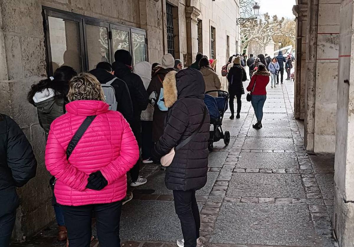 Las colas en el servicio de Estadística se generan todos los días.