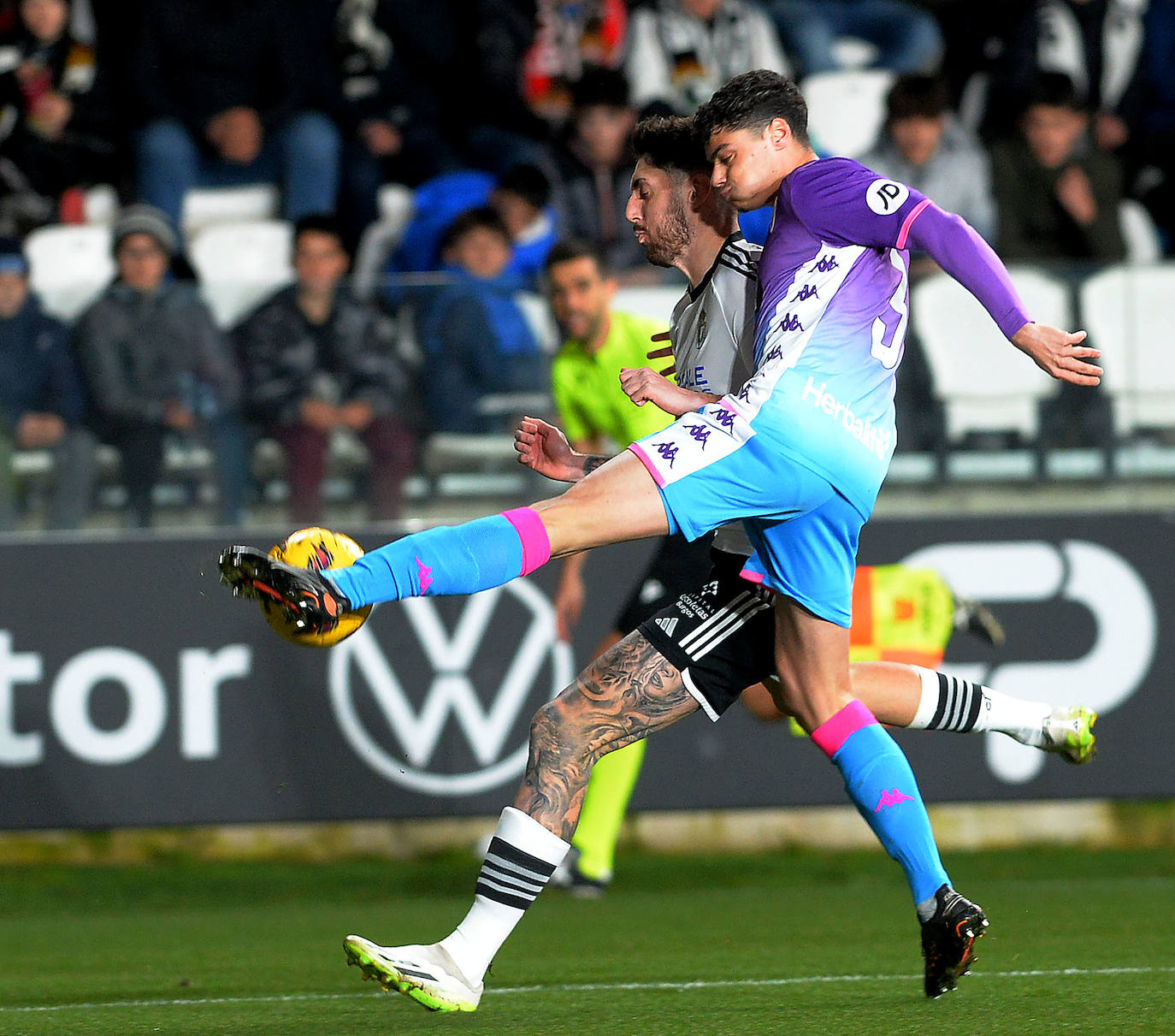 La victoria del Burgos CF en el derbi castellano, en imágenes