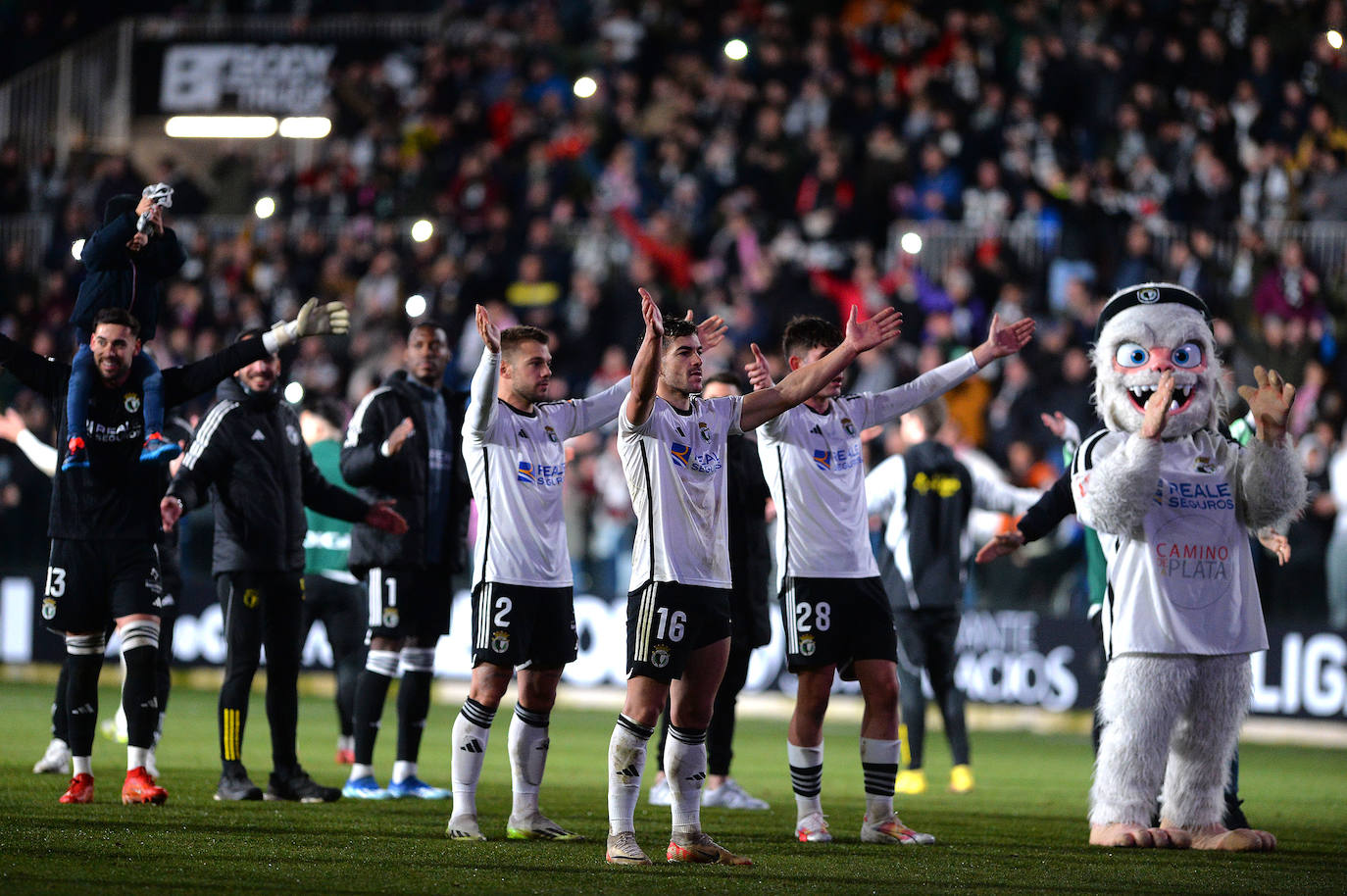 La victoria del Burgos CF en el derbi castellano, en imágenes