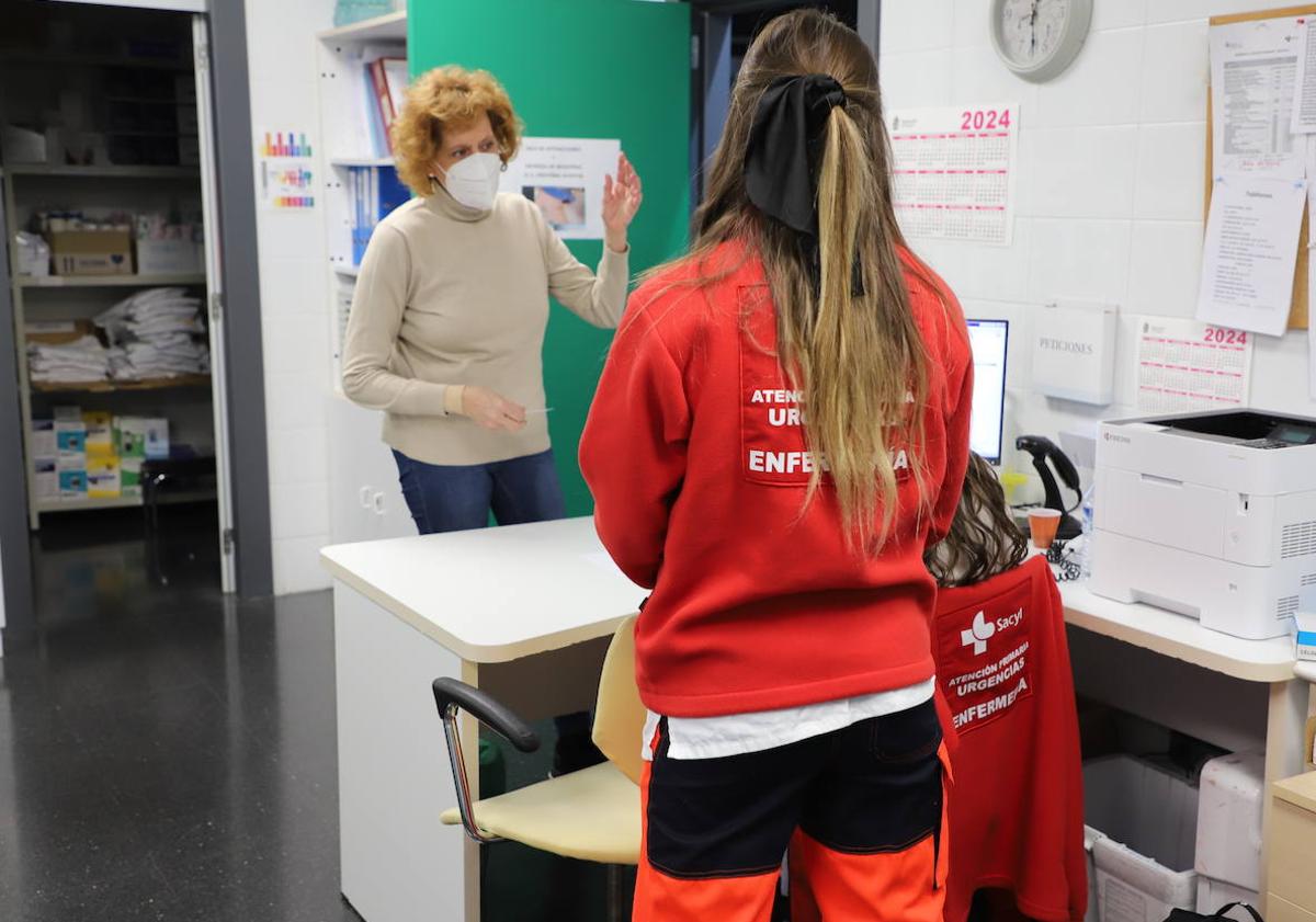 Imagen principal - Vacunación contra la gripe en Burgos. 