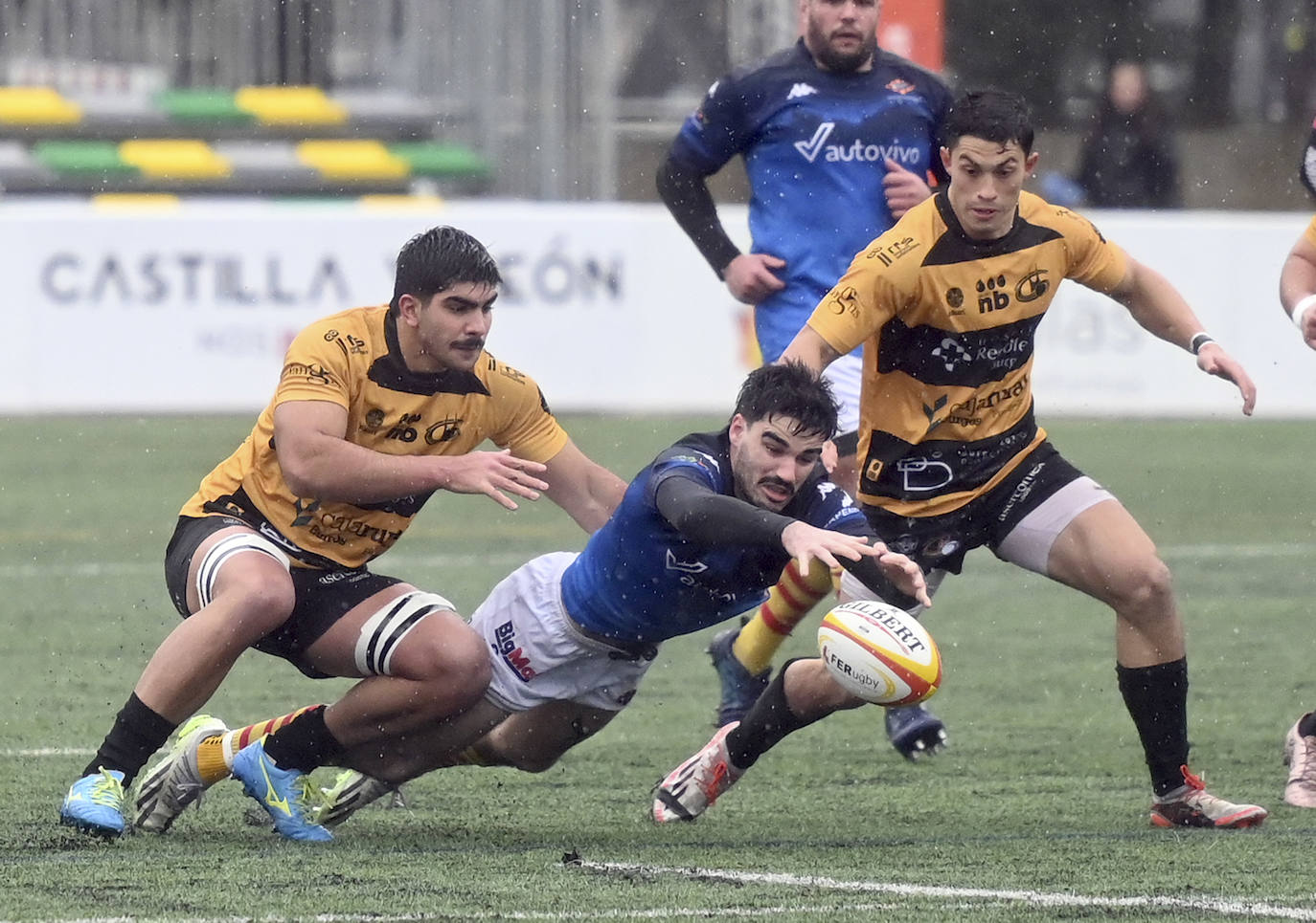 La victoria de Aparejadores Rugby Club ante la Santboiana, en imágenes