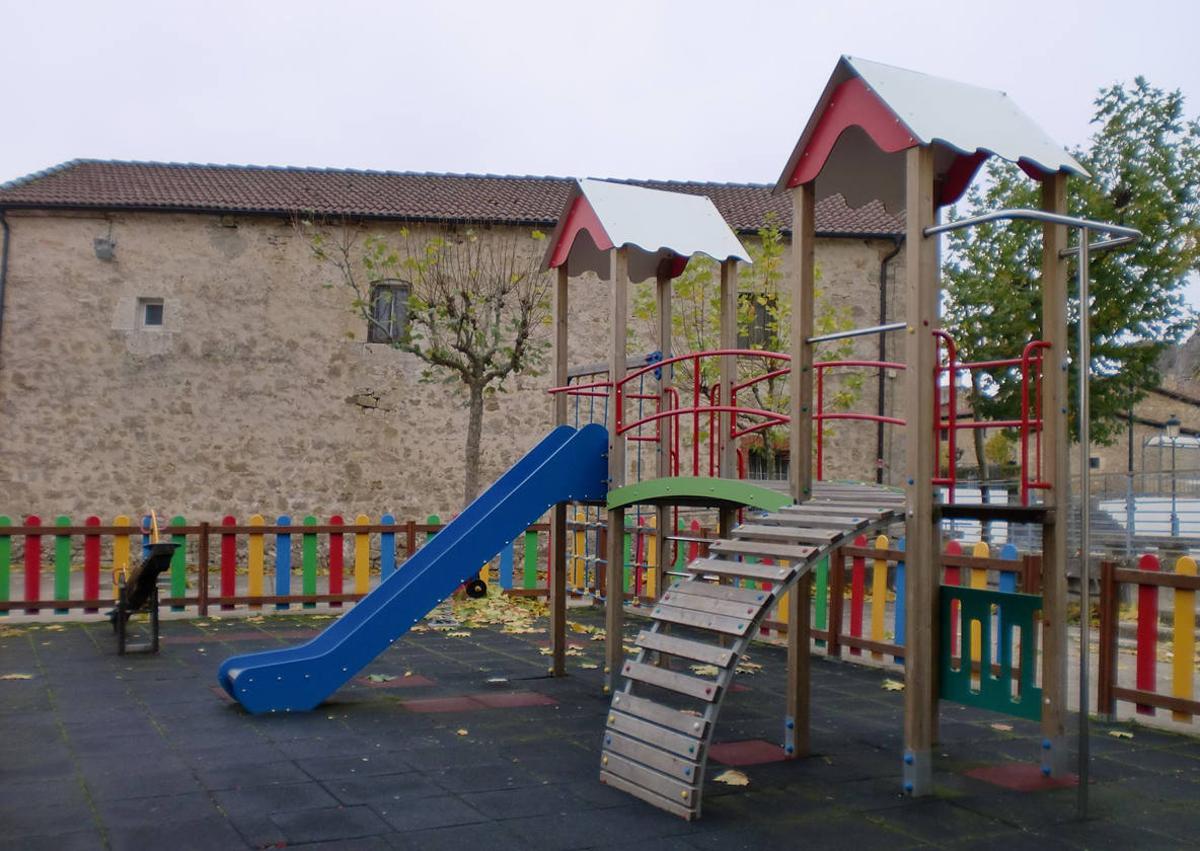 Imagen secundaria 1 - Ermita de Montorio, parque infantil e iglesia.