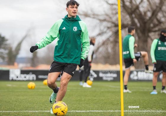 Javier López-Pinto buscará en Primera RFEF los minutos con los que no está contando en Segunda División.