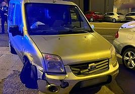 El accidente provocó daños en varios coches.