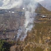 El incendio de Espinosa de los Monteros continúa «muy activo» en el flanco norte