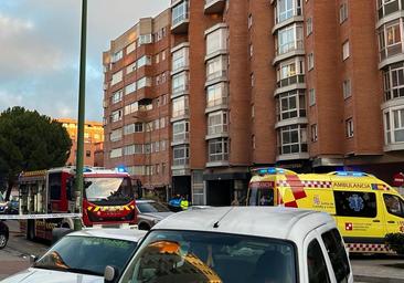 Intoxicada por humo una mujer al quemarse una sartén en un piso en Burgos