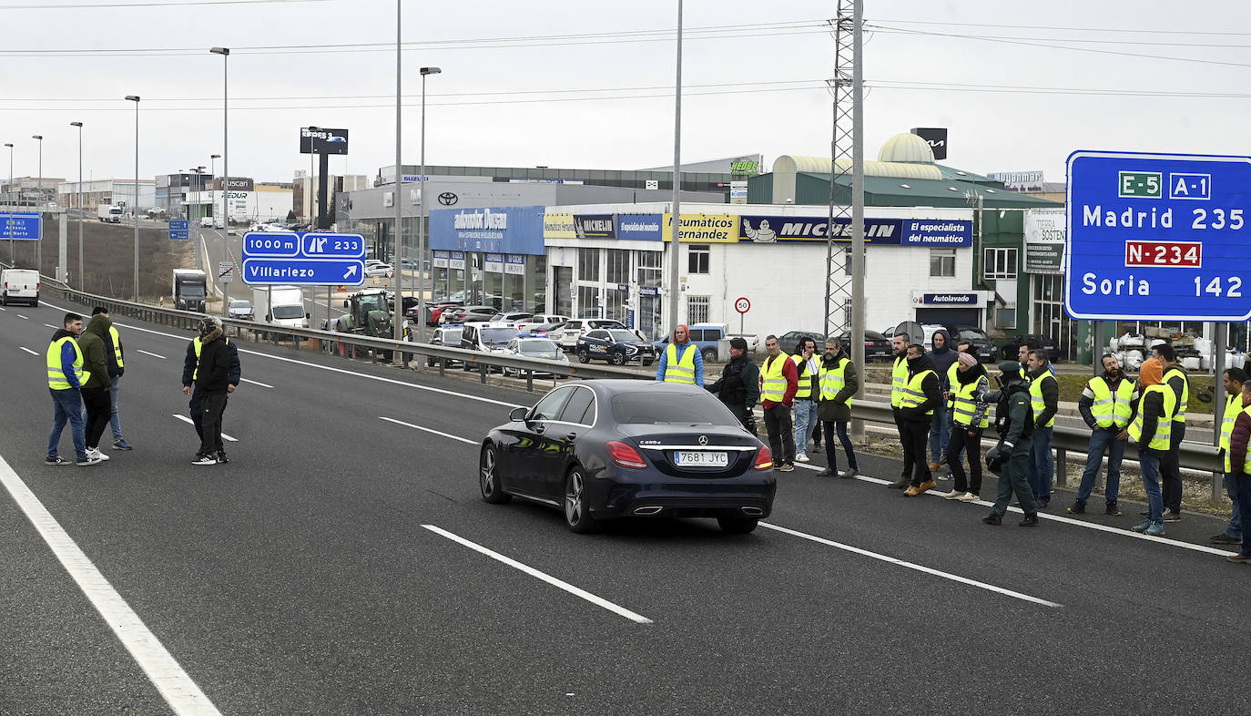 El segundo día de protestas con tractores en Burgos, en imágenes
