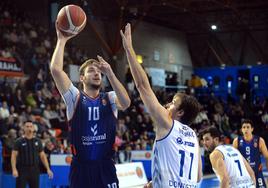 Encuentro entre el Tizona Burgos y el Guuk Gipuzkoa Basket.