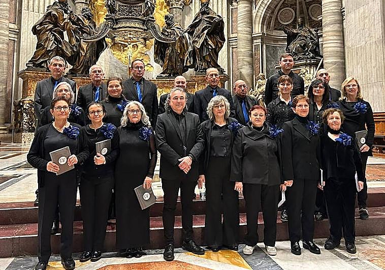 El coro de la España vaciada en la basílica de San Pedro en el Vaticano.