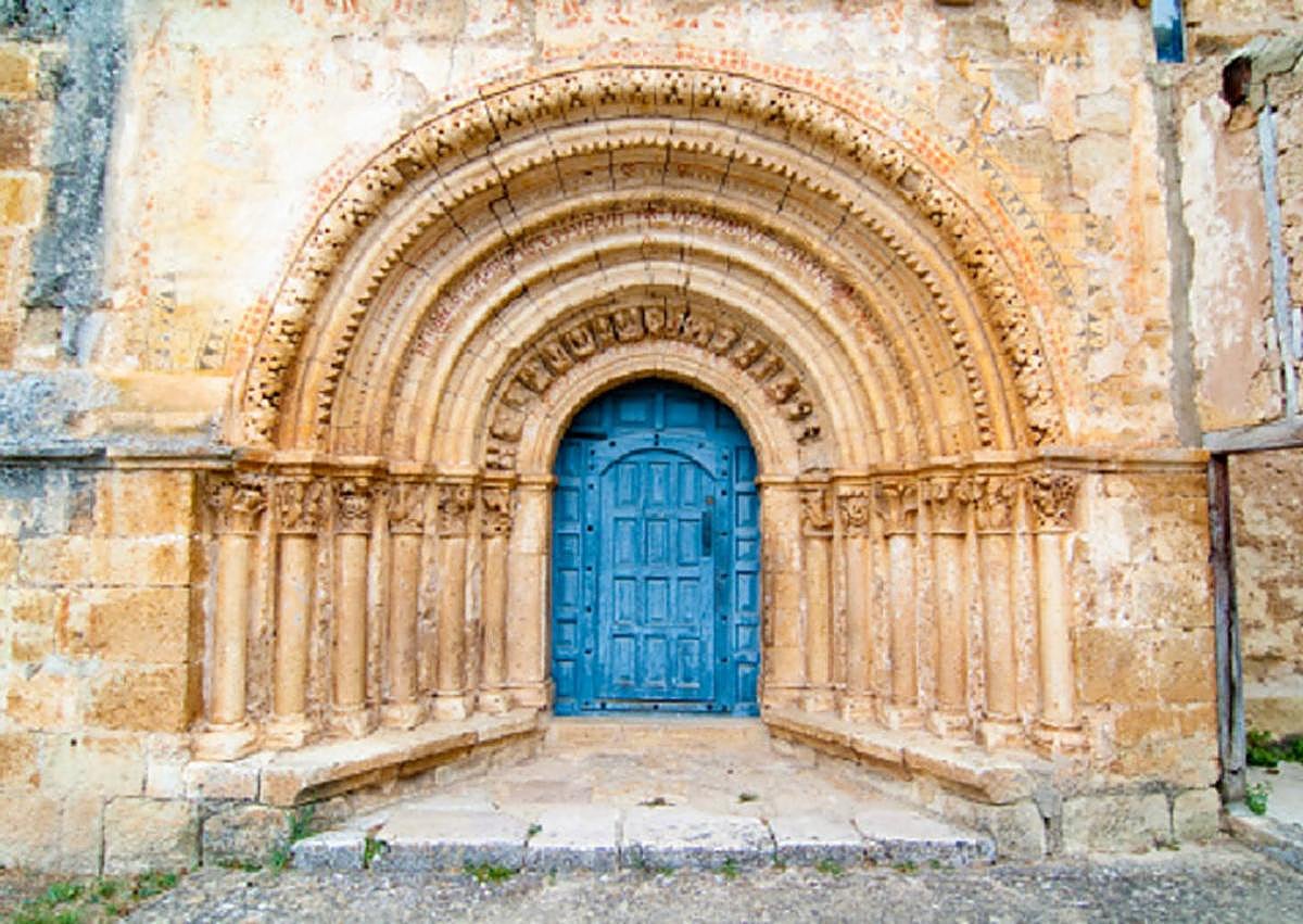 Imagen secundaria 1 - En la imagen superior, iglesia Gredilla de Sedano; templo escalada e iglesia de Moradillo de Sedano.