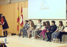 Participantes en la fase final autonómica del juego 'Los Pequeños Gigantes de la Lectura'.