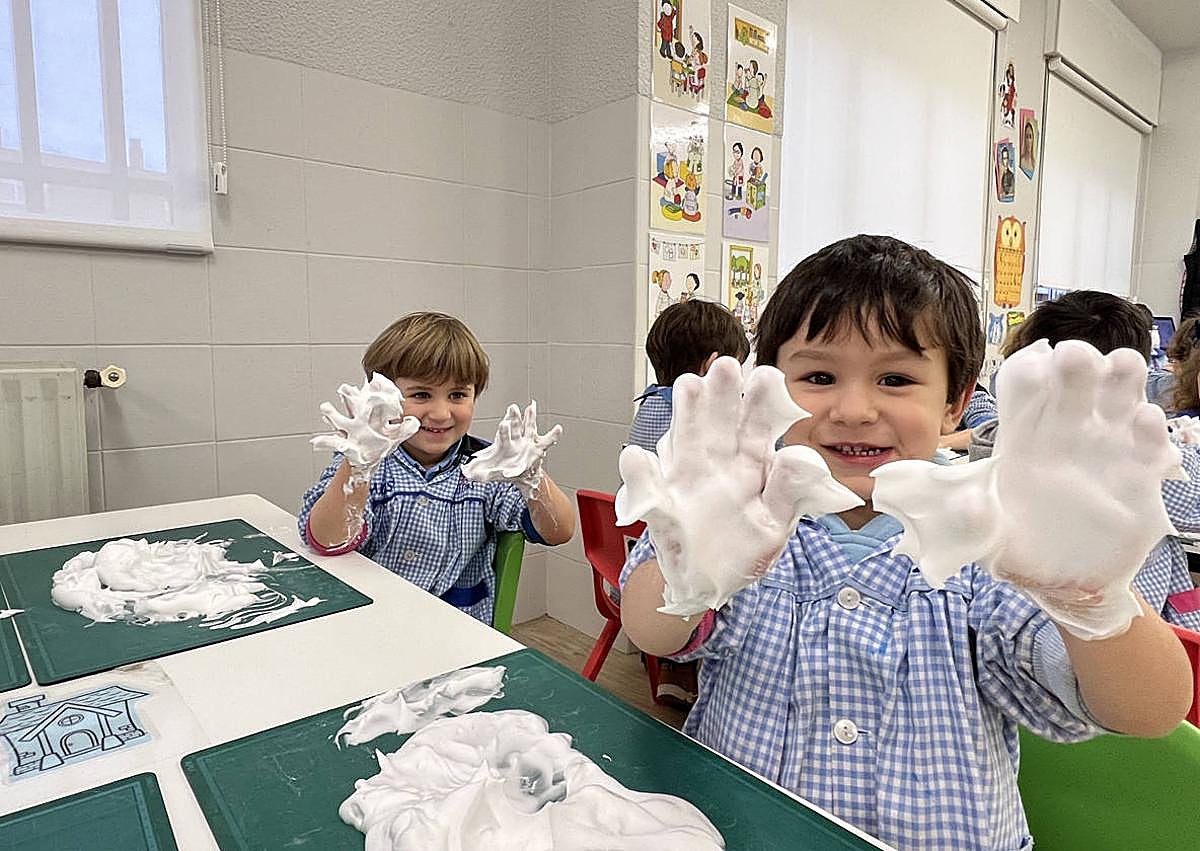 Imagen secundaria 1 - Liceo Castilla Maristas: Educando más allá de las aulas  