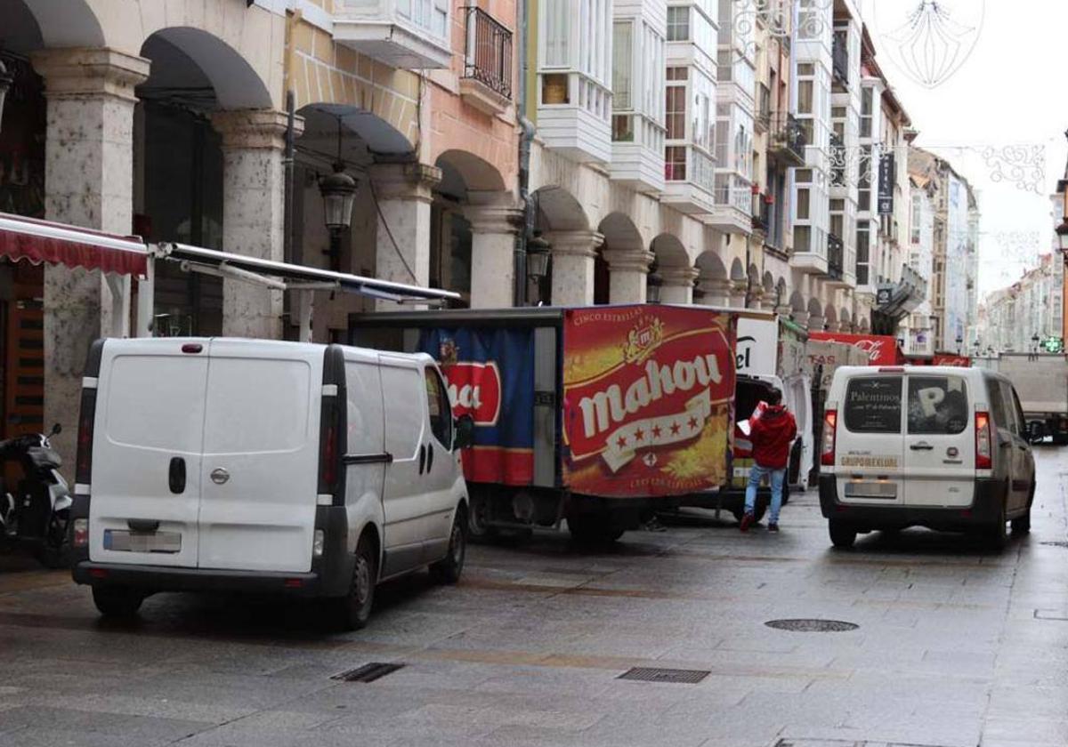 Zona de carga y descarga en calles del centro de Burgos.