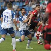 El Mirandés pierde en Tenerife y se acerca a la zona de descenso