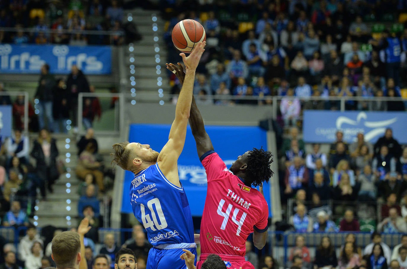 El derbi burgalés de baloncesto, en imágenes