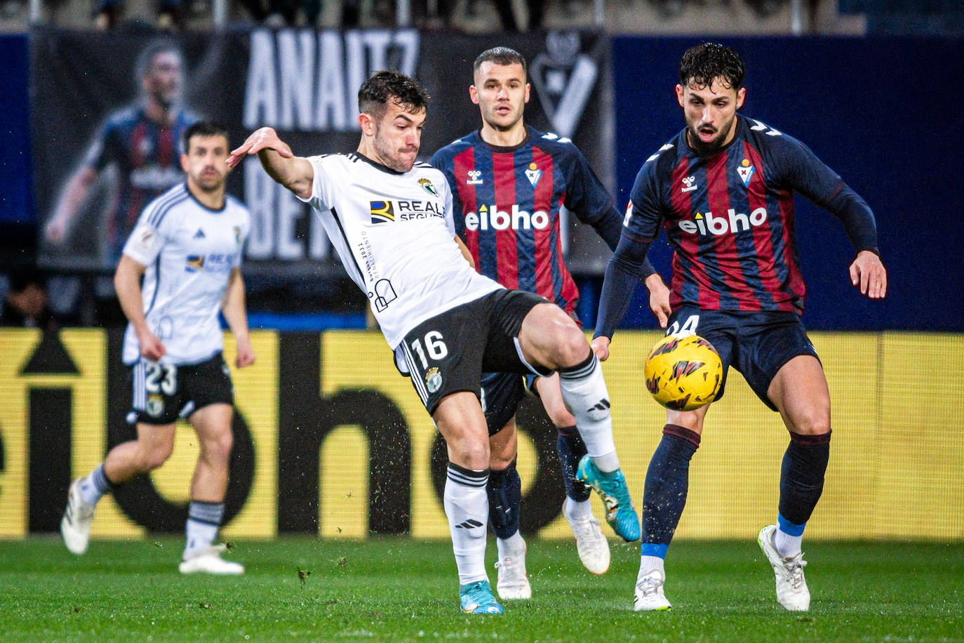 El partido SD Eibar - Burgos CF, en imágenes