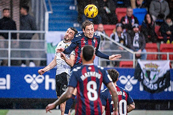Imagen del encuentro entre SD Eibar y Burgos CF