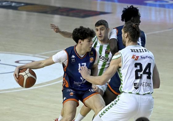 Partido entre el Tizona y el Real Betis Baloncesto.