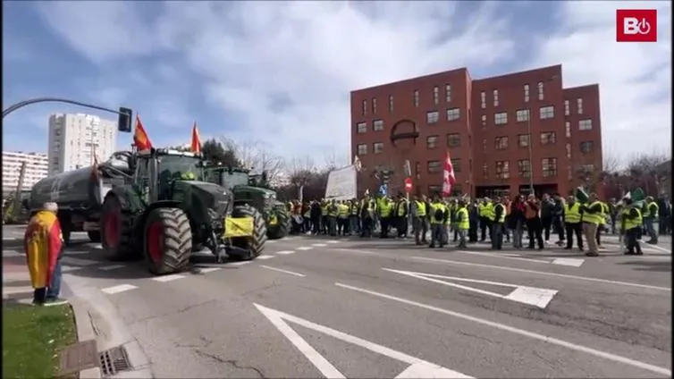 La tractorada recorre la ciudad de Burgos