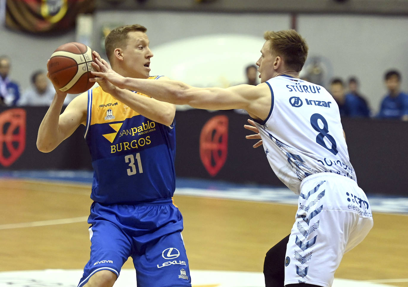 La victoria del San Pablo Burgos frente al Gipuzkoa Basket, en imágenes