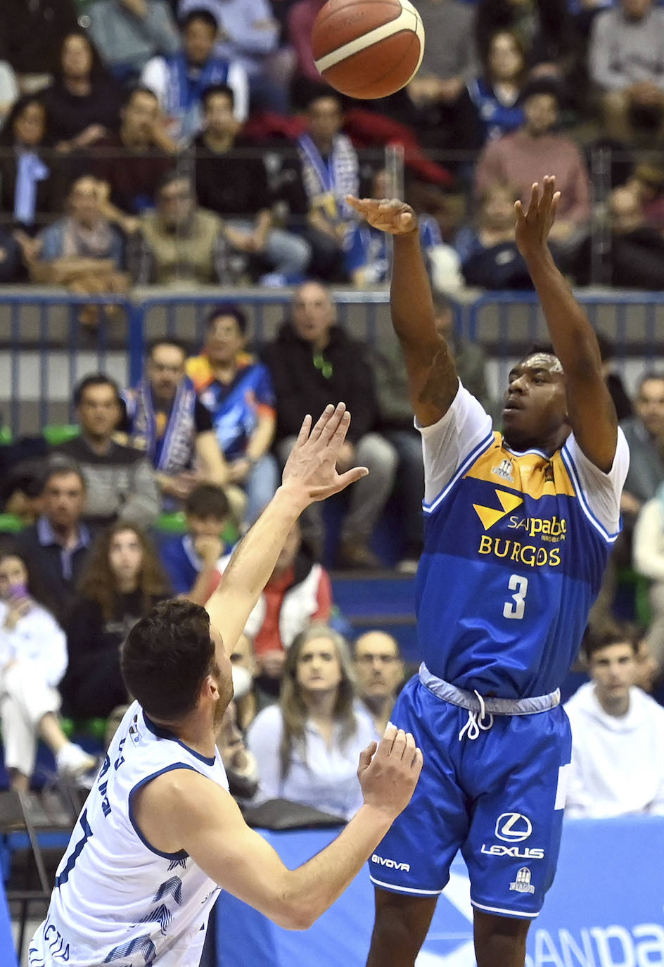 La victoria del San Pablo Burgos frente al Gipuzkoa Basket, en imágenes