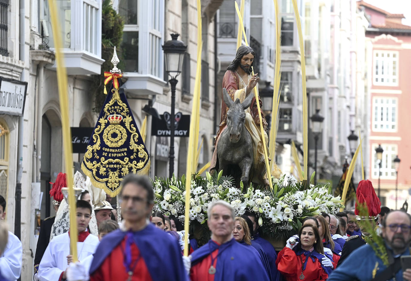 La salida de la procesión de la Borriquilla de Burgos, en imágenes