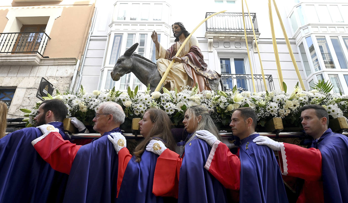 La salida de la procesión de la Borriquilla de Burgos, en imágenes