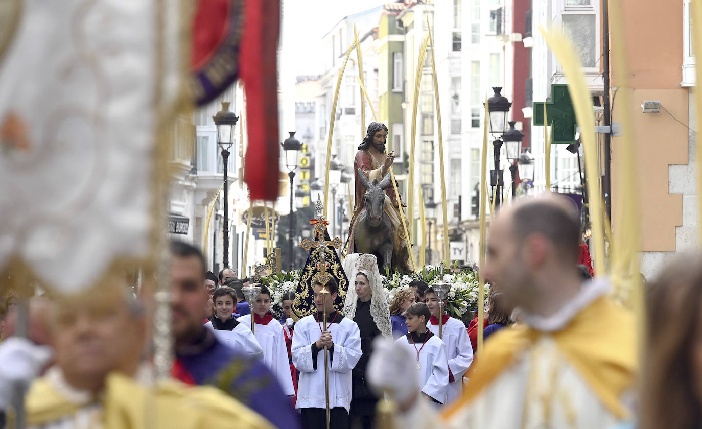 La salida de la procesión de la Borriquilla de Burgos, en imágenes