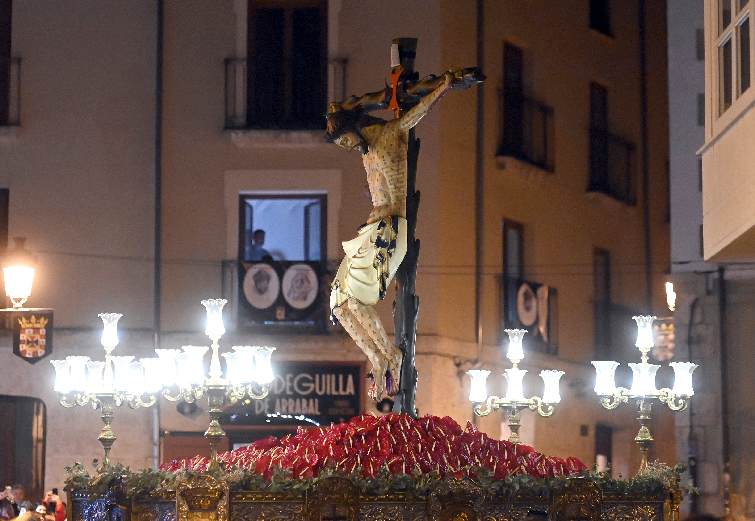 El Santísimo Cristo de Burgos recorre las calles de Burgos