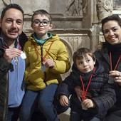 Así es la familia burgalesa que vive la Semana Santa desde la cofradía de San Gil