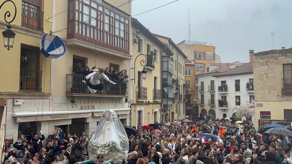 Así ha sido la Bajada del Ángel en Aranda, en imágenes