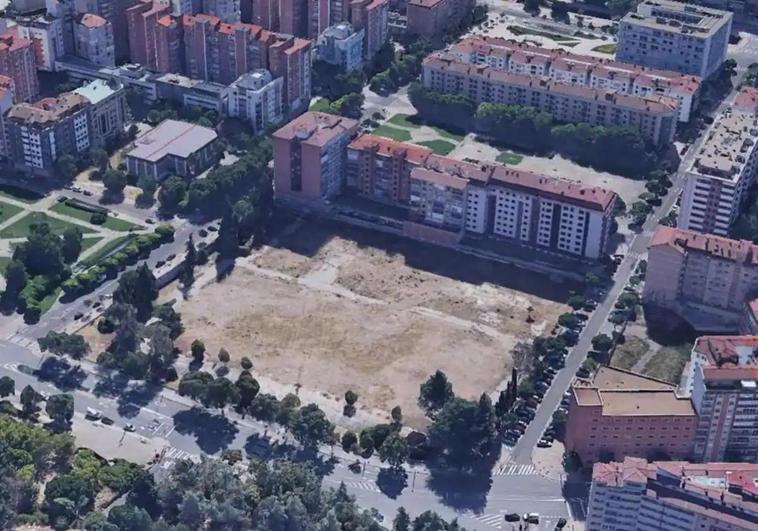 Imagen aérea del solar del antiguo Hospital Yagüe y el Centro de Especialidades.