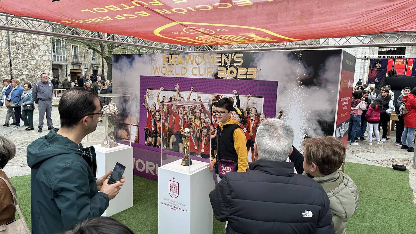 El 40 aniversario de Autismo Burgos y la Fan Zone de la selección femenina, en imágenes