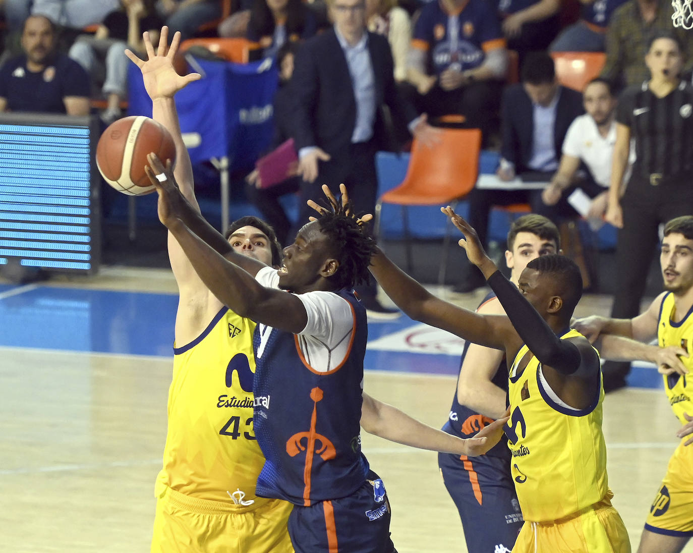 Imágenes de la victoria del Tizona frente al Estudiantes