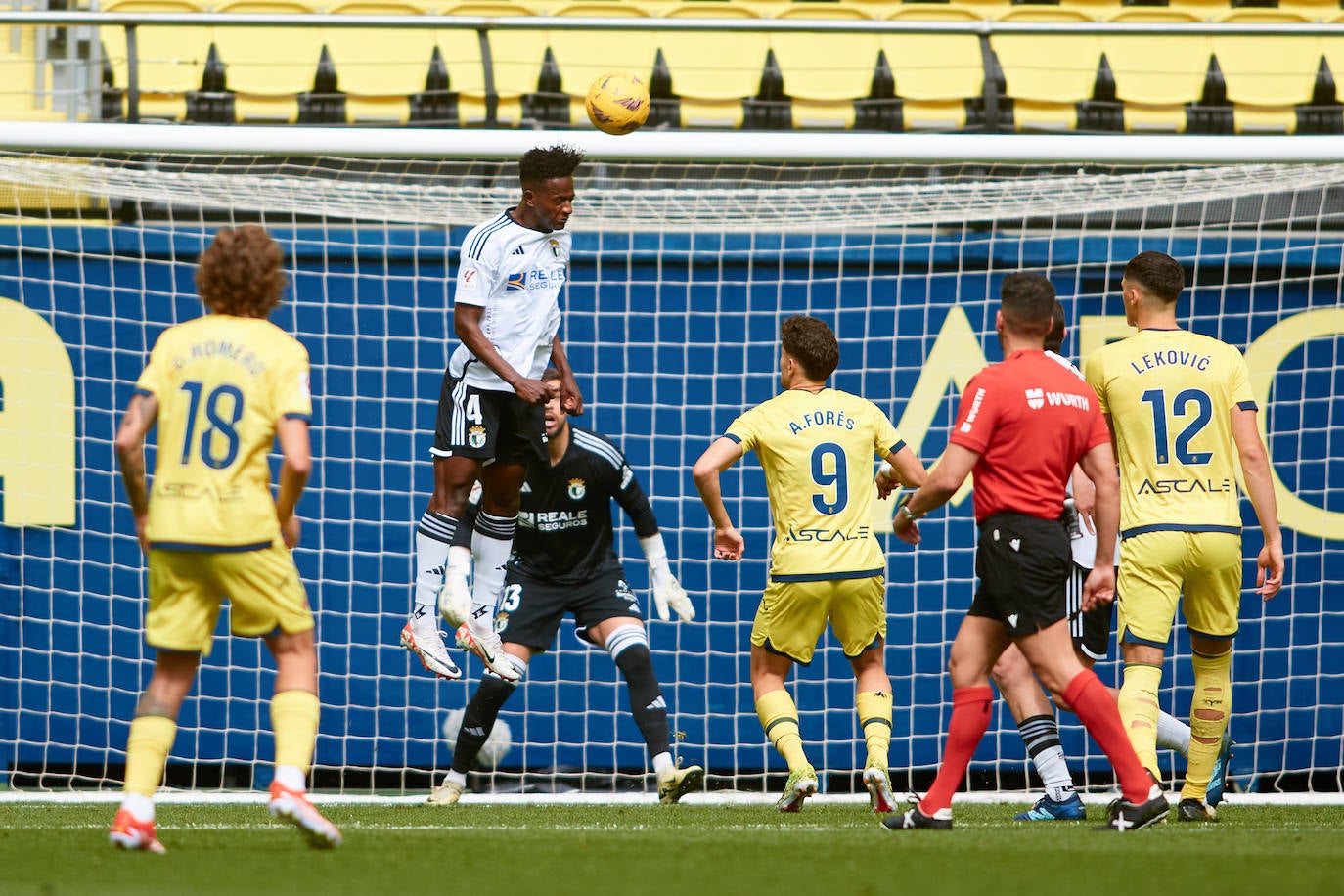 La derrota del Burgos CF ante el Villarreal B, en imágenes