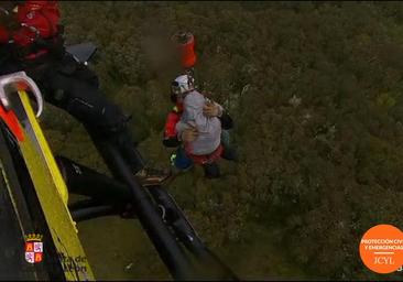 Viento y lluvia complican el rescate de un senderista en el Desfiladero de los Hocinos