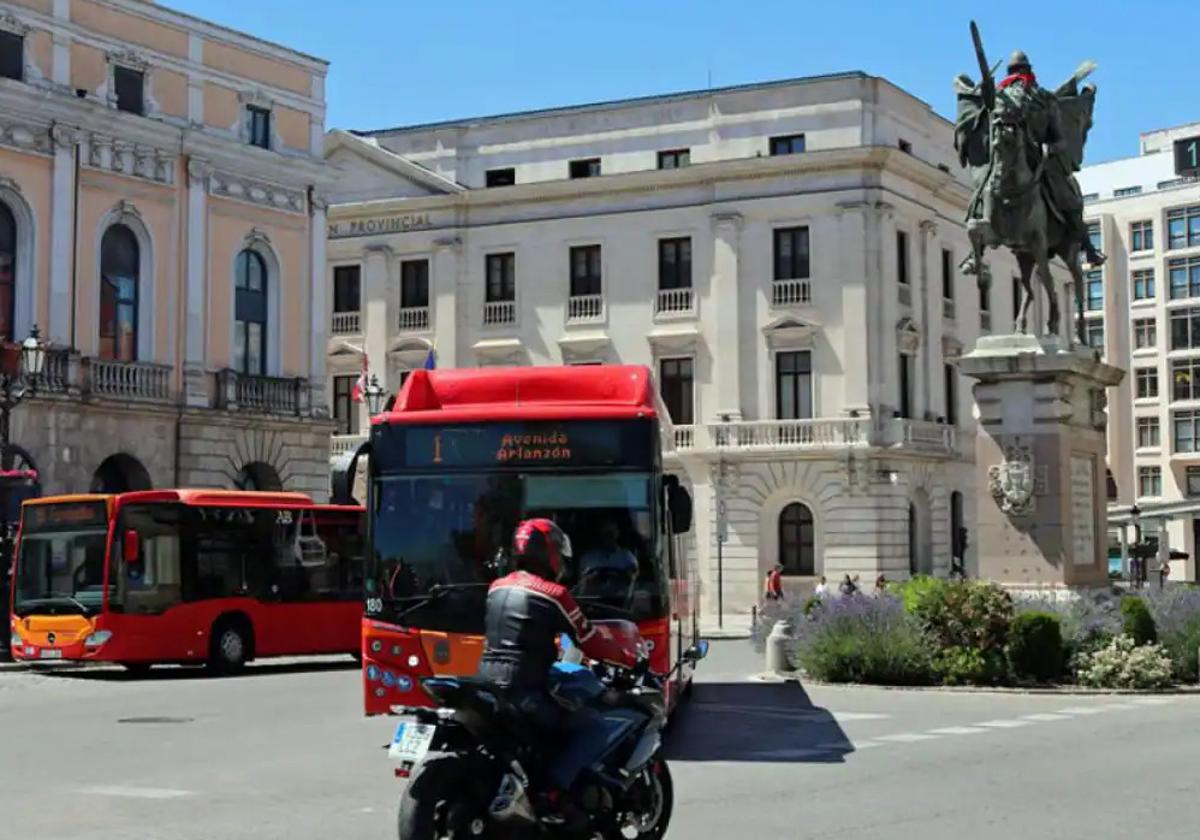 Autobuses urbanos en la ciudad de Burgos.