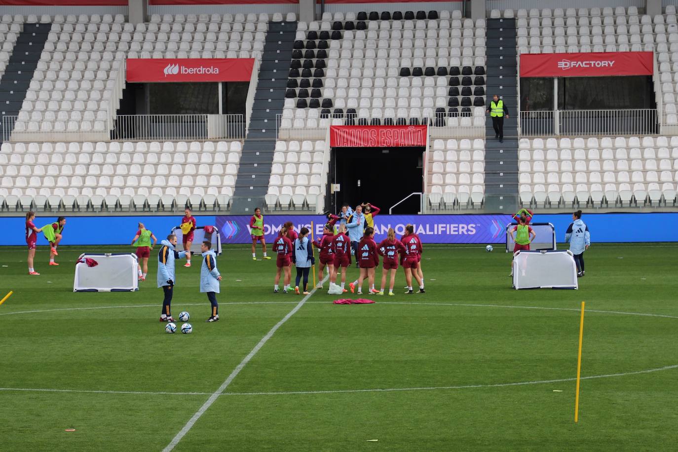 El entrenamiento de la Selección Femenina en El Plantío, en imágenes