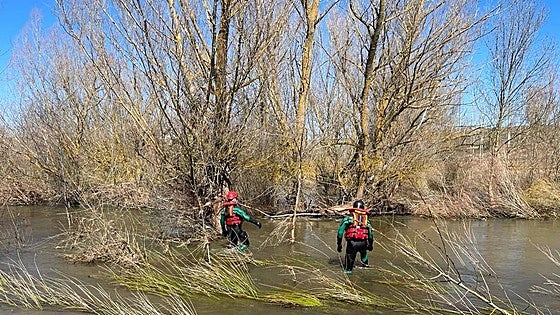 Los buzos regresan al río Pedroso para buscar a Tina 48 días después de su desaparición